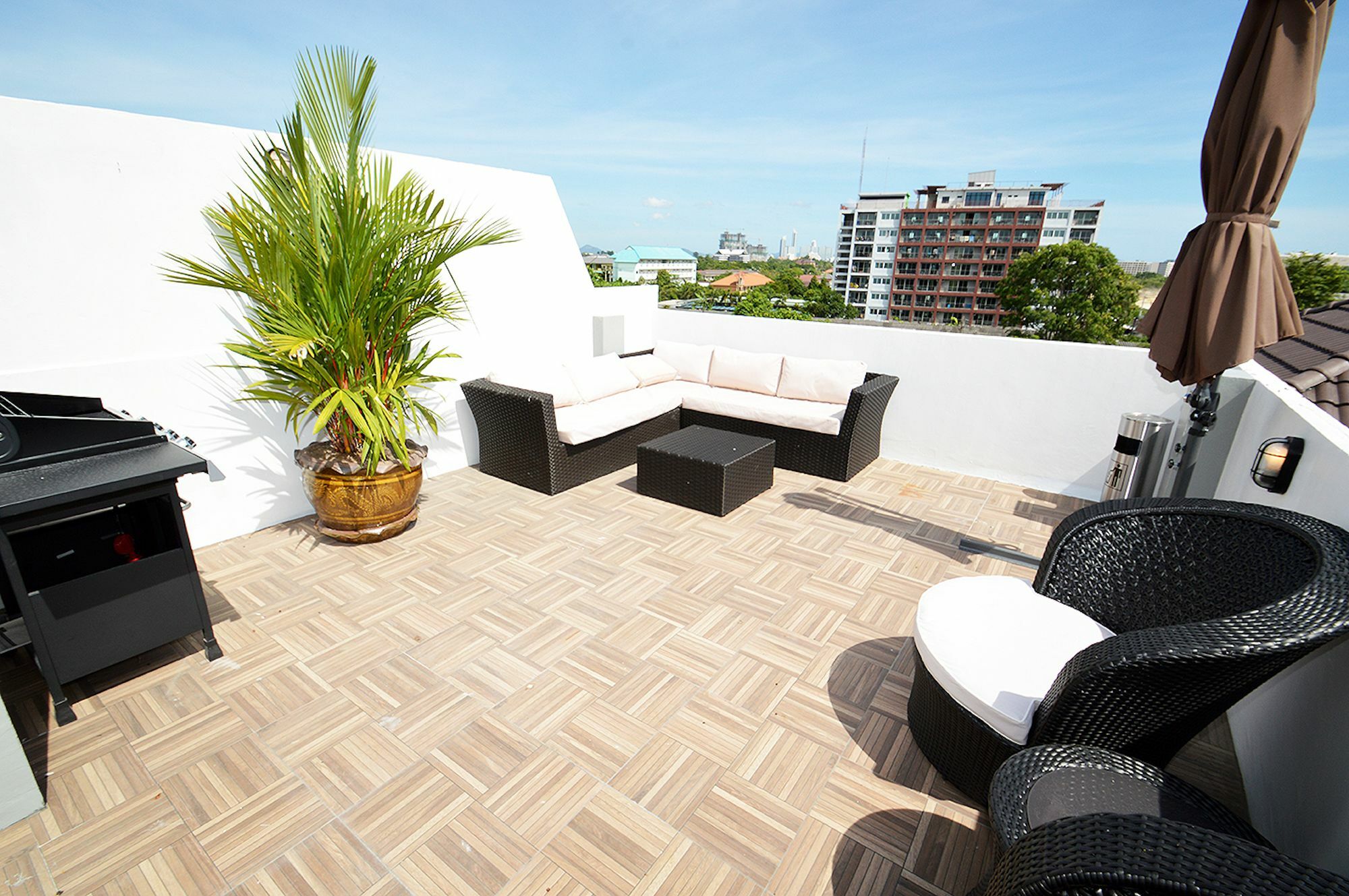 The Hidden Gem Villa Pattaya Exterior photo